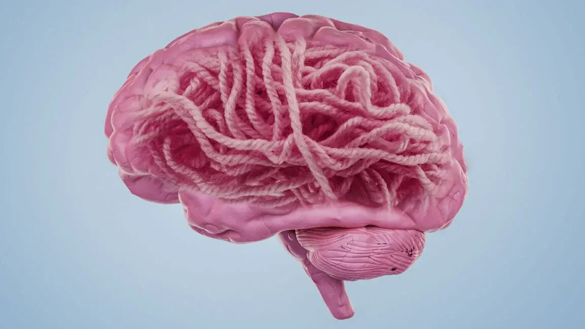 Qual é o problema com a doença de Alzheimer e a amiloide?