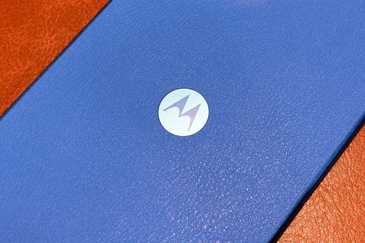 Motorola processa plataformas sociais e criadores por postagens,