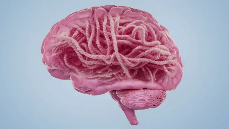 Qual é o problema com a doença de Alzheimer e a amiloide?